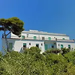 Riviera 3*