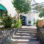 Otel Riviera 3*